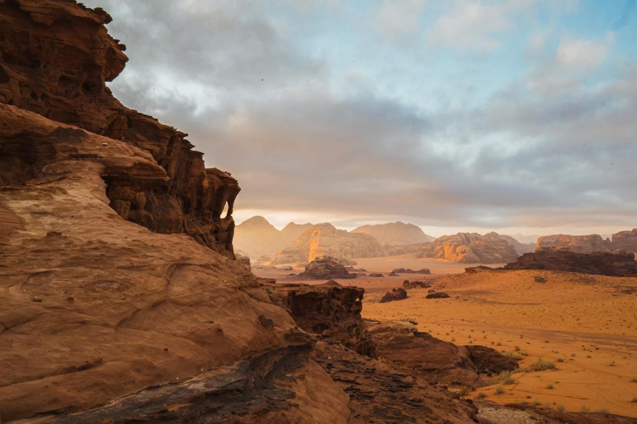 Palmera Camp Wadi Rum Exteriör bild